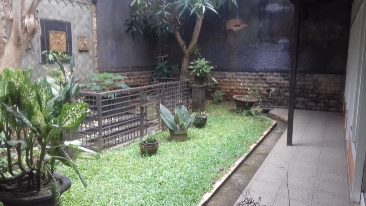 Disewakan Rumah Luas di Duren Sawit, Jakarta Timur PR1911