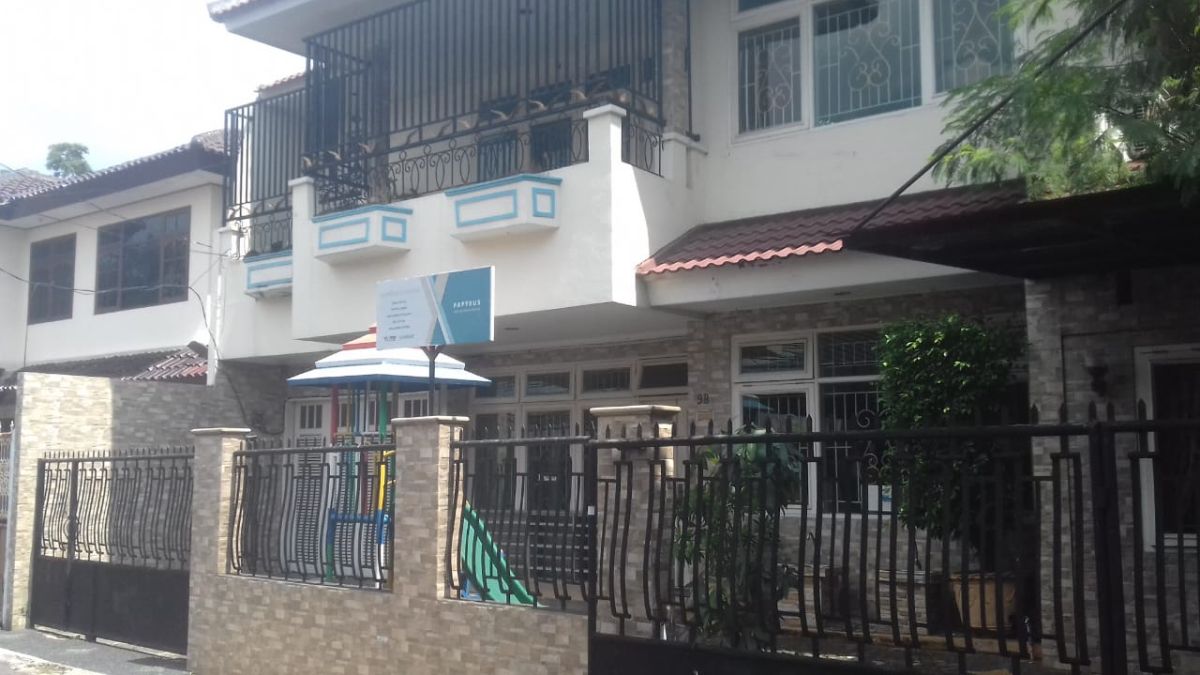 Disewakan Rumah Luas di Duren Sawit, Jakarta Timur PR1911