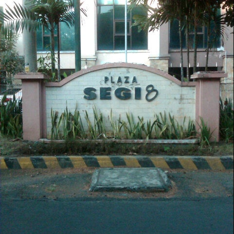 Disewakan: Ruko Plasa Segi 8 (lantai 1)