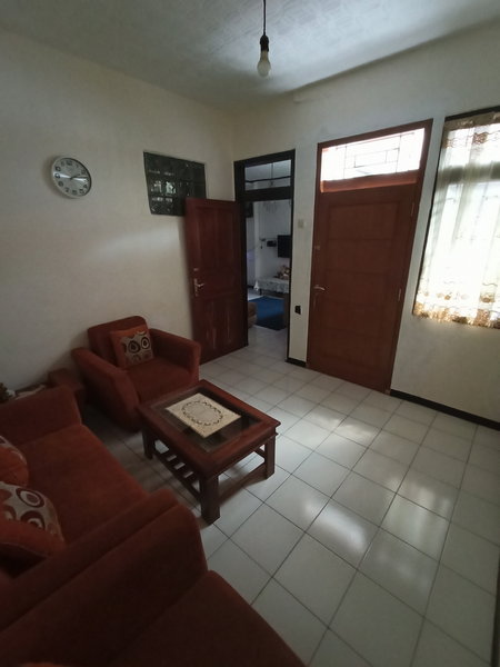 Hidup Nyaman di Bandung: Rumah SHM dengan Teras Gazebo