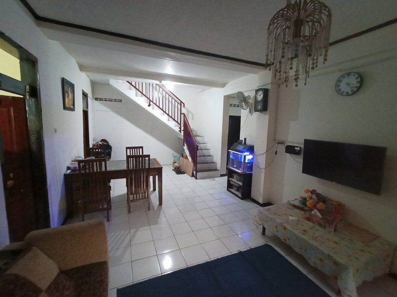 Hidup Nyaman di Bandung: Rumah SHM dengan Teras Gazebo