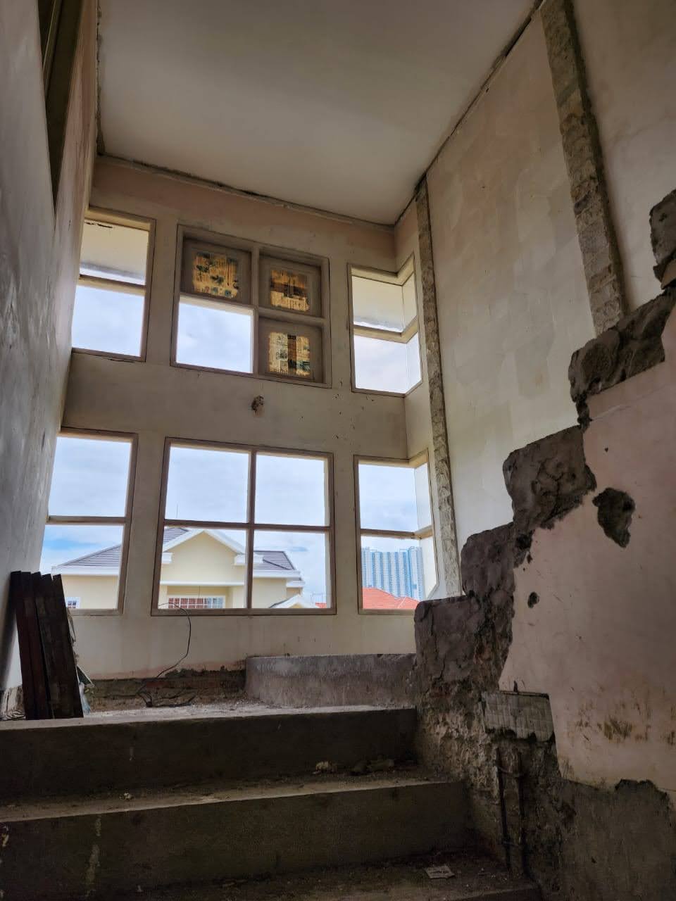 *Dijual RUMAH DARMO SENTOSA RAYA HITUNG TANAH, Surabaya Barat*