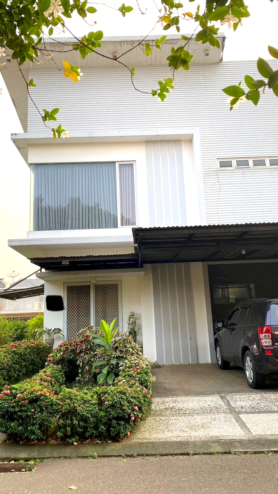 Dijual Rumah 2,5lt model minimalis di Kota Wisata, Cibubur