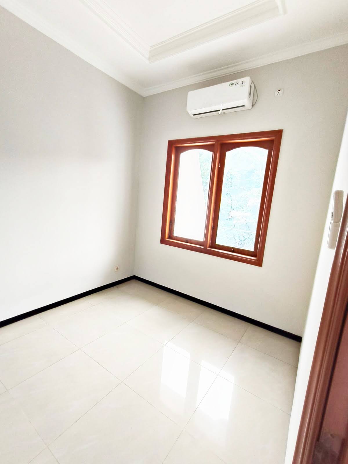 Jual Rumah 2 Lantai Jl. DUKUH KUPANG TIMUR Surabaya Barat