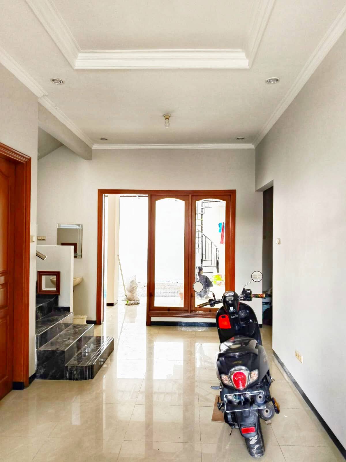 Jual Rumah 2 Lantai Jl. DUKUH KUPANG TIMUR Surabaya Barat