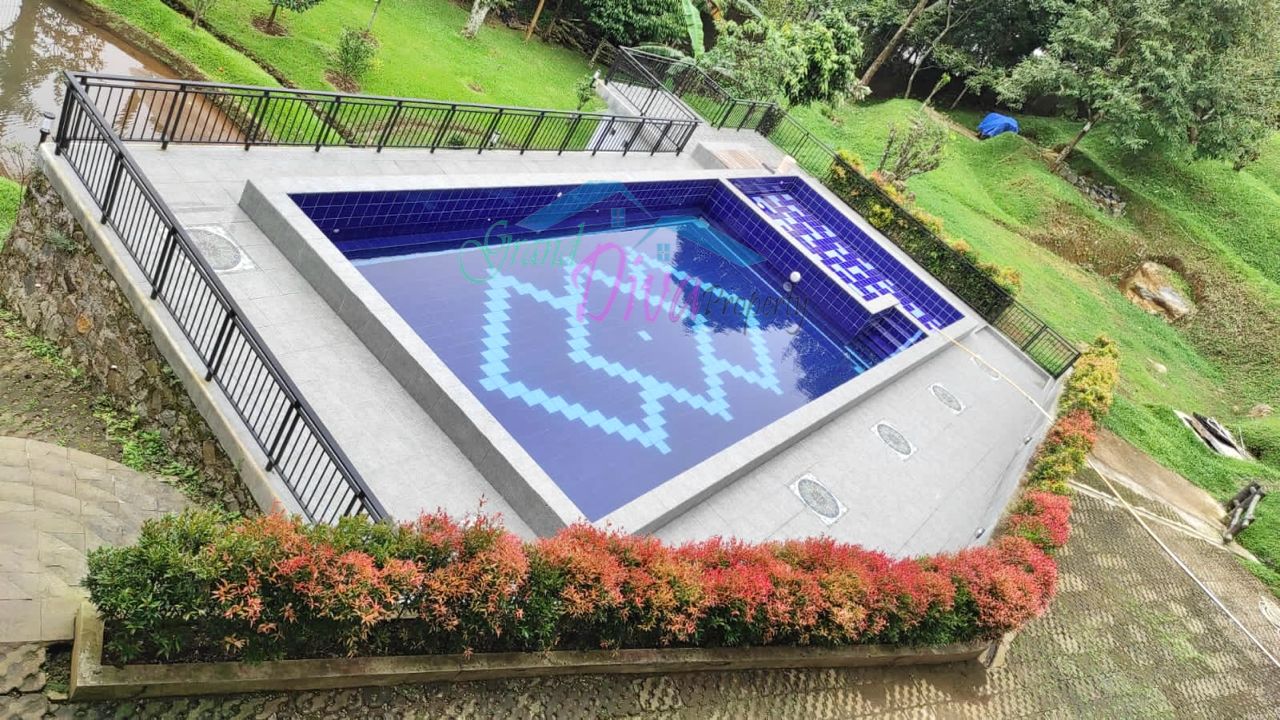 Dijual vila di Cilember, Cisarua Bogor -luas tanah ±4100m2 -lua