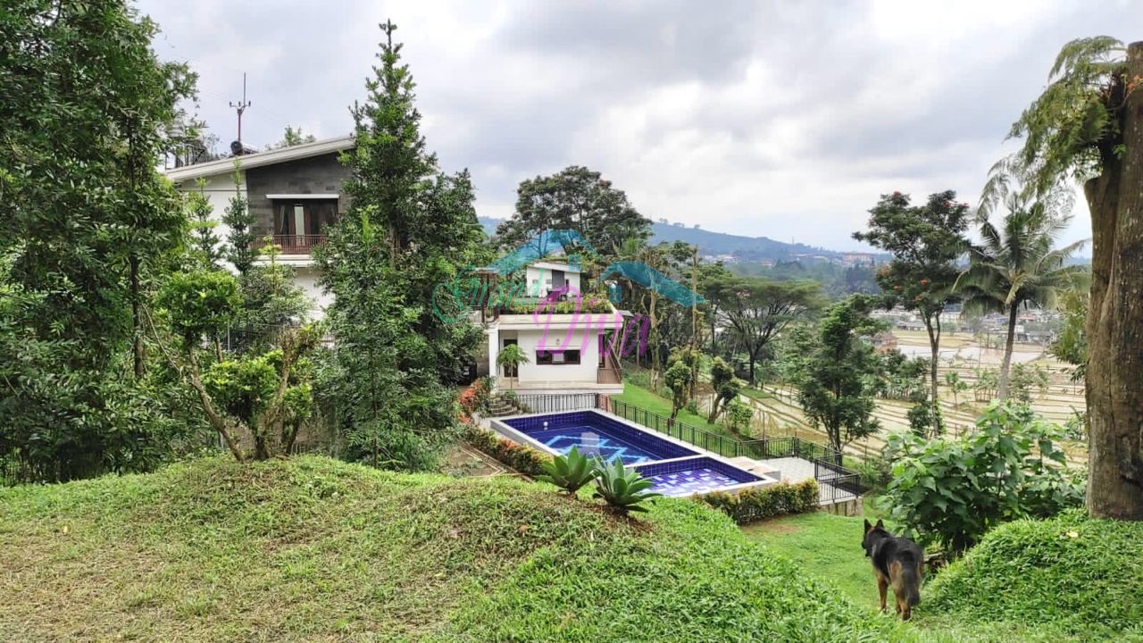 Dijual vila di Cilember, Cisarua Bogor -luas tanah ±4100m2 -lua