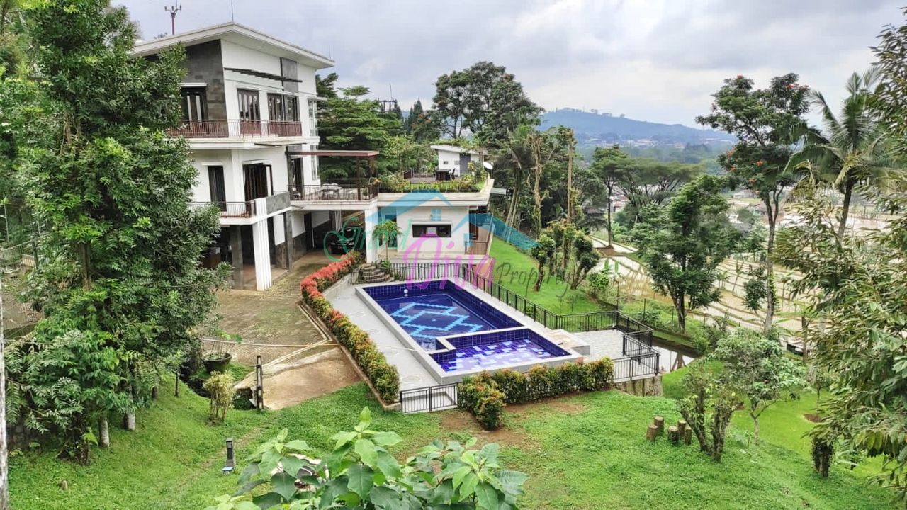 Dijual vila di Cilember, Cisarua Bogor -luas tanah ±4100m2 -lua