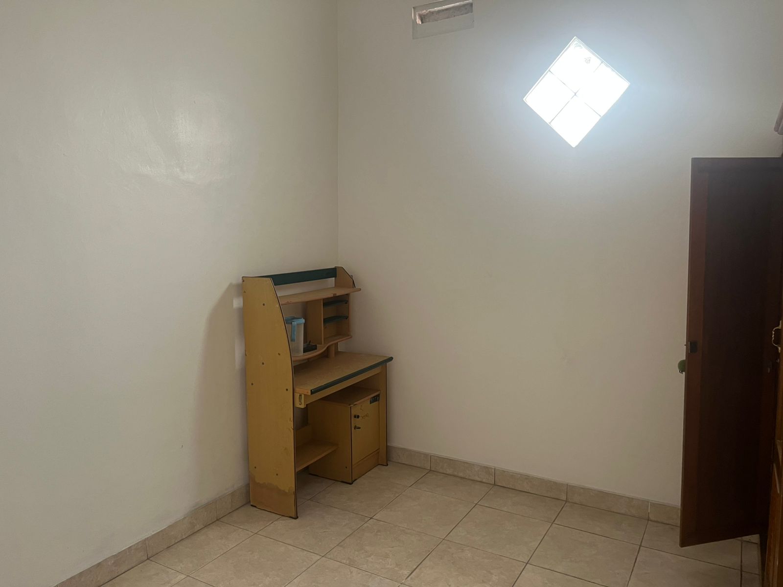 RUMAH DIKONTRAKKAN (dekat sekolah noah)