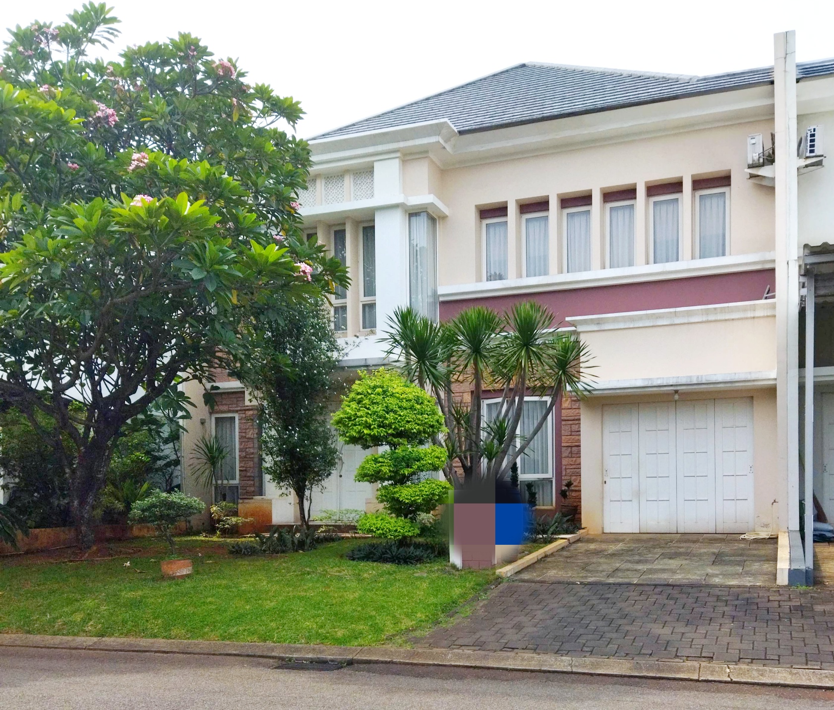 Dijual Rumah ada Kolam Renang di Kota Wisata, Cibubur