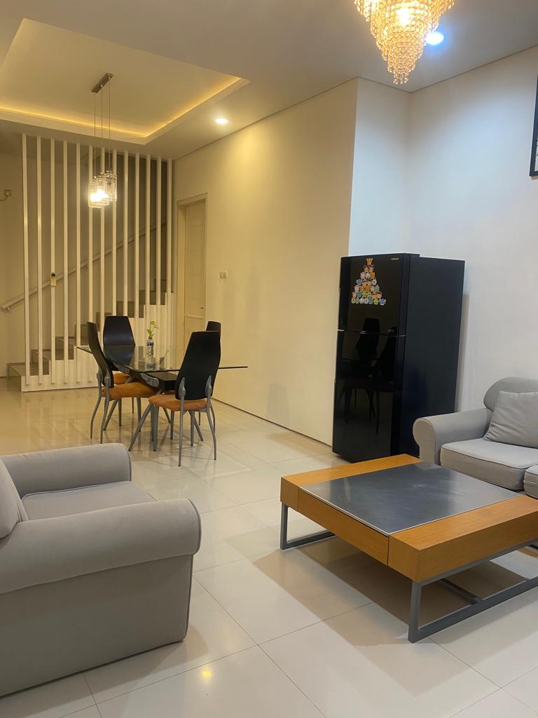 Sewa RUMAH MINIMALIS ROYAL RESIDENCE cluster MONTICELLO