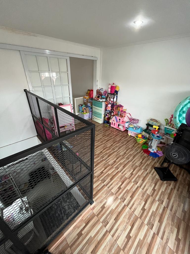 Dijual Rumah Bagus 2Lt strategis Anti Banjir di limo Cinere, Dep