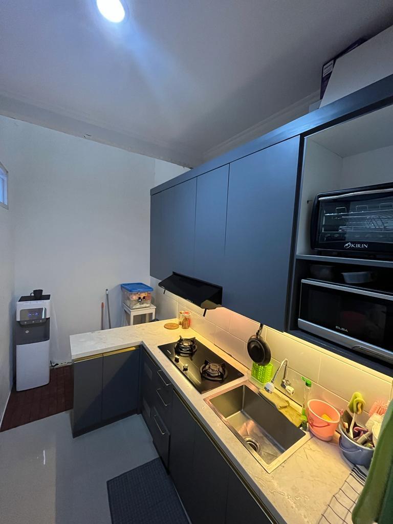 Dijual Rumah Bagus 2Lt strategis Anti Banjir di limo Cinere, Dep