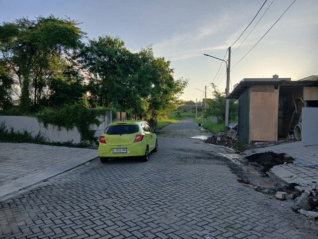 Disewakan Cepat Rumah Baru Modern di area Dian Istana, Surabaya