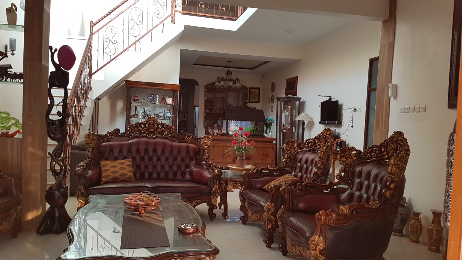 Dijual Rumah Furnished Asri Bangunan Luas di Depok Timur