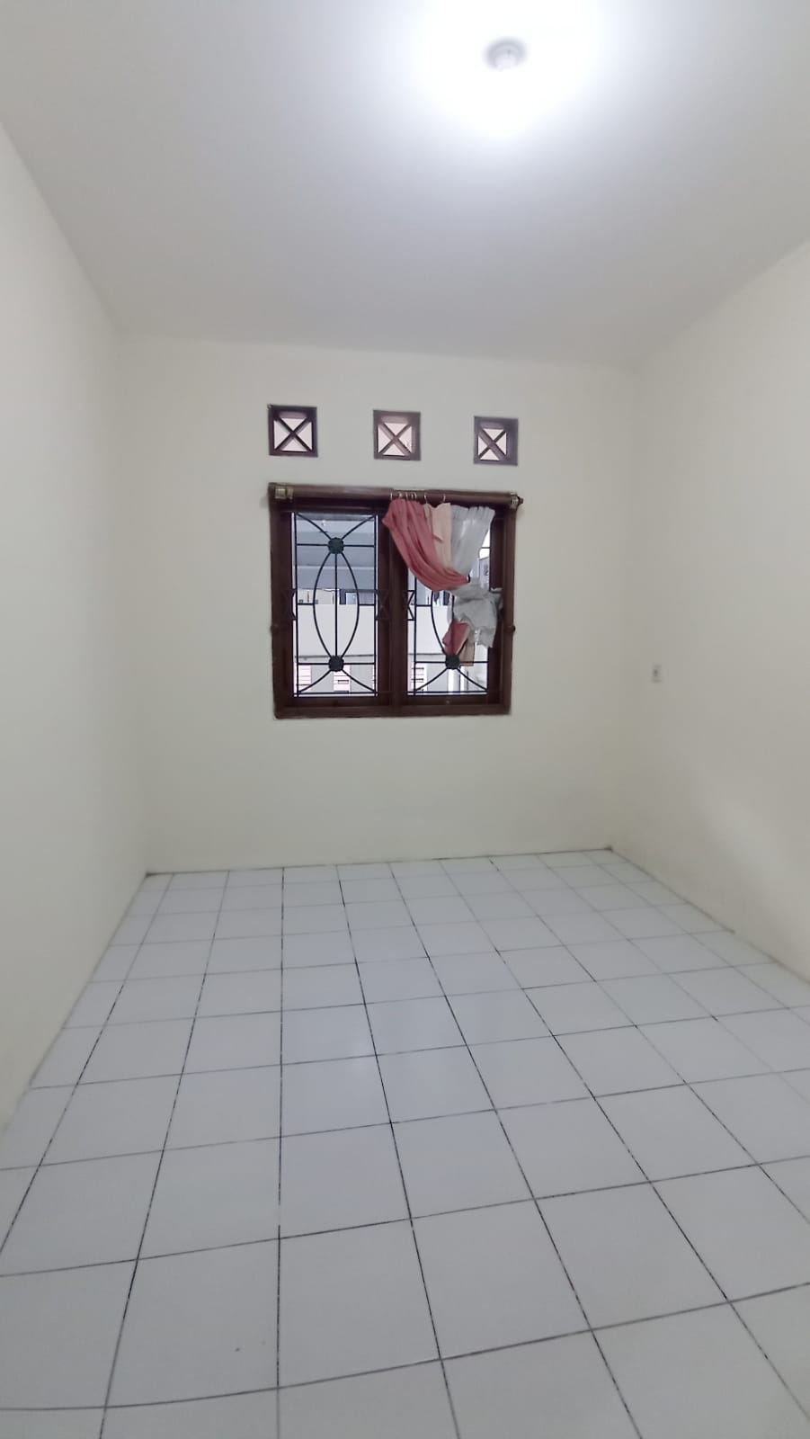 Disewa rumah rapih aman nyaman di Duren Sawit dalam Komplek