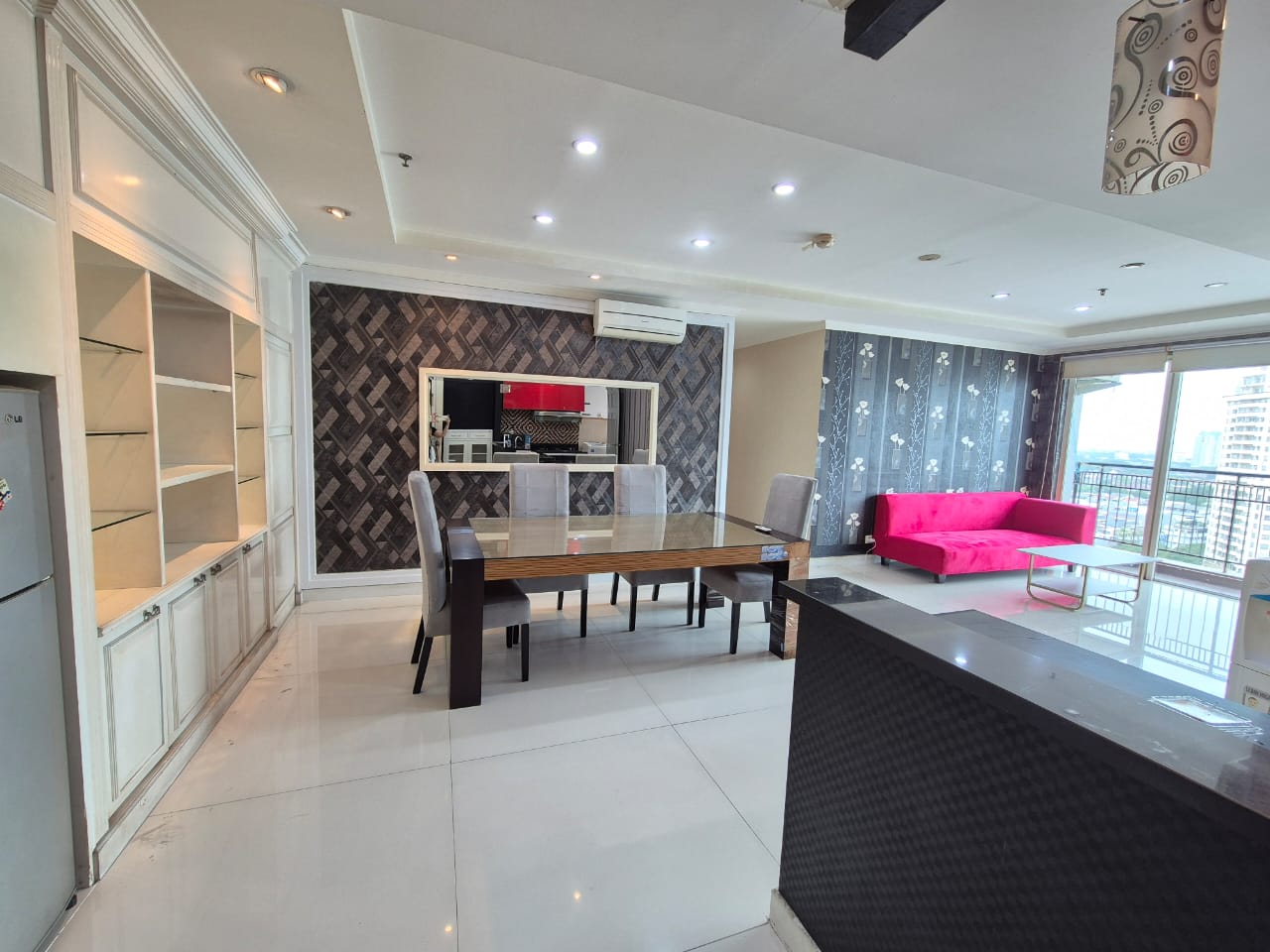 Disewa apartemen French Walk MOI posisi hook furnished