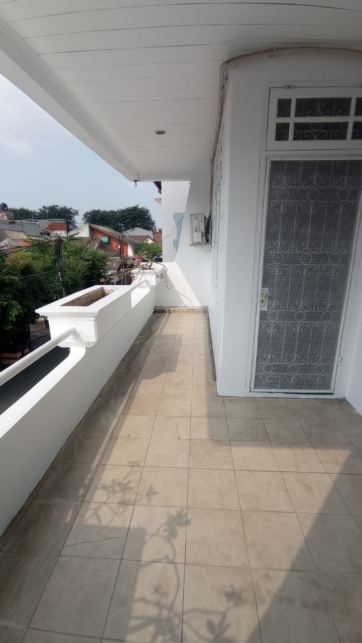 Disewa rumah baru renovasi di Rawamangun Jakarta Timur