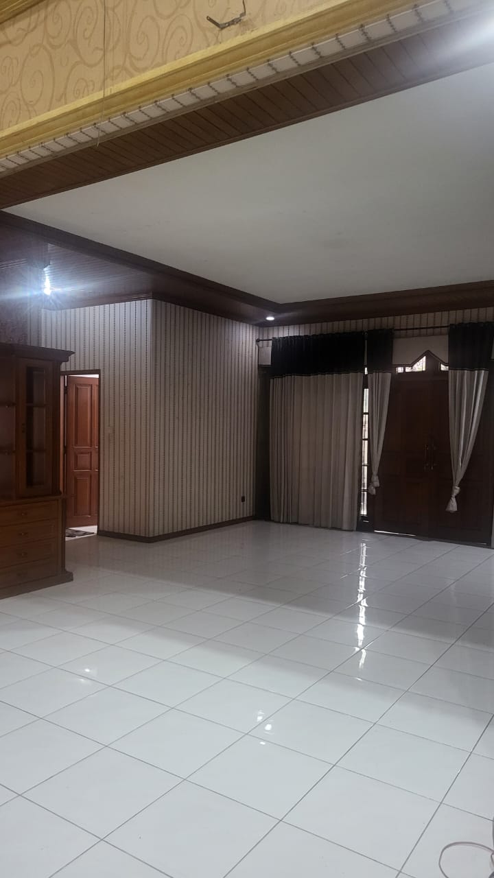 Disewa rumah besar siaphuni di Duren Sawit Rumah dikontrakkan di