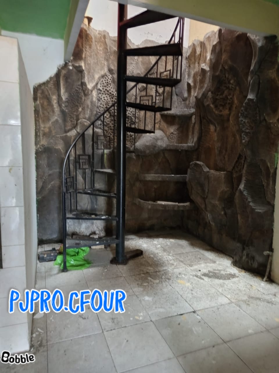 Dijual Rumah 2lantai Hadap Barat di Taman Harapan Baru Bekasi