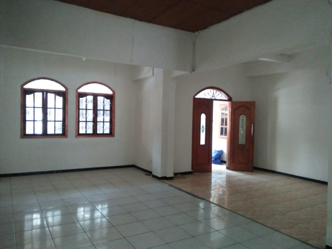 Disewakan rumah 2 akses bisa untuk kantor area Kayu Putih