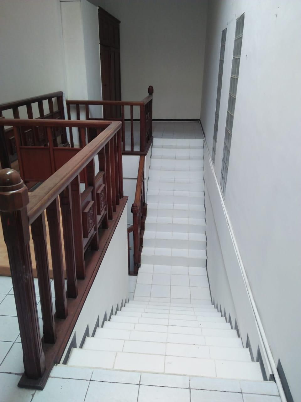 Disewakan rumah 2 akses bisa untuk kantor area Kayu Putih