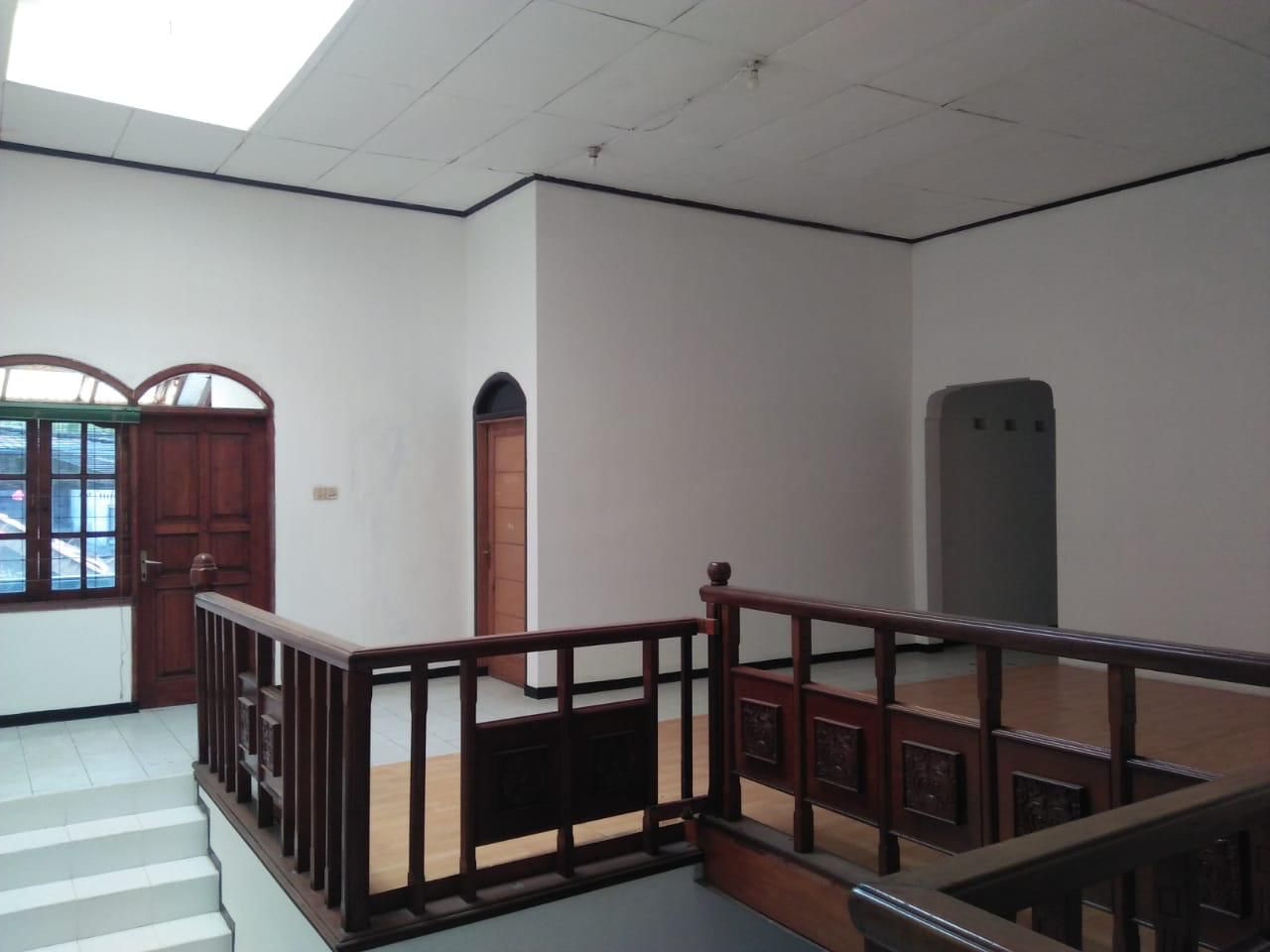 Disewakan rumah 2 akses bisa untuk kantor area Kayu Putih