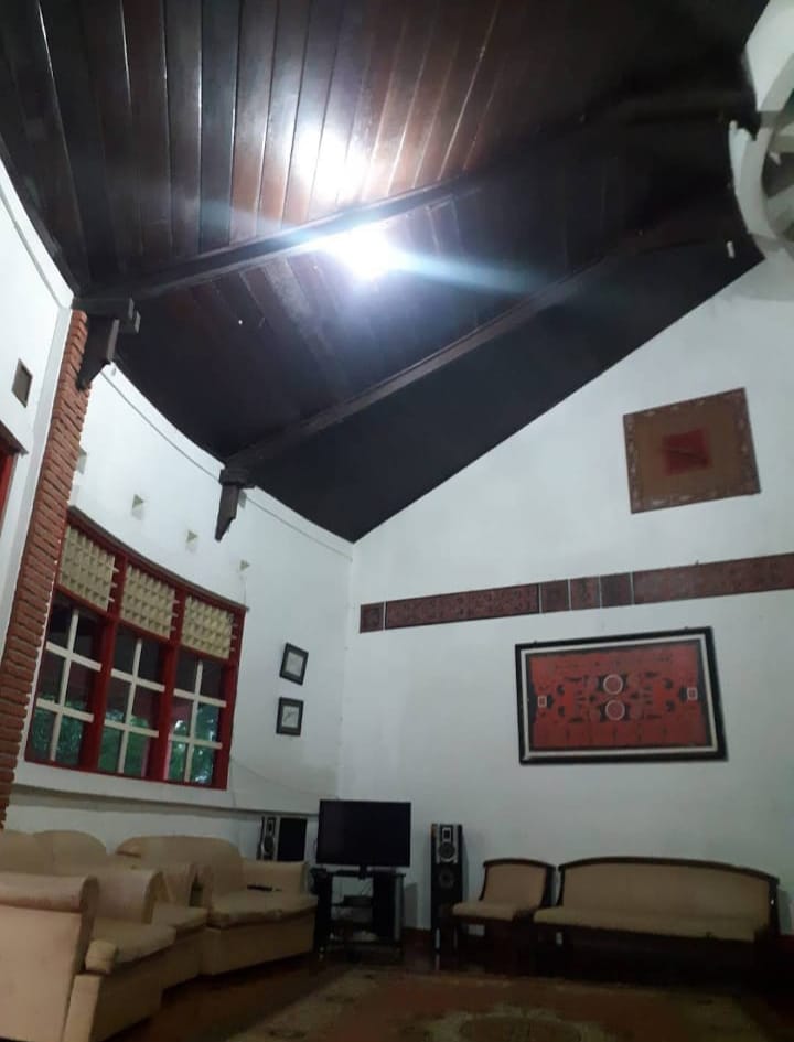 Dijual rumah villa di Cisarua, Kabupaten Bogor, Jawa Barat