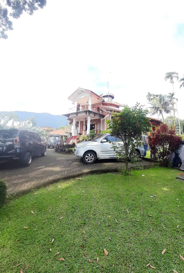 Dijual rumah villa di Cisarua, Kabupaten Bogor, Jawa Barat