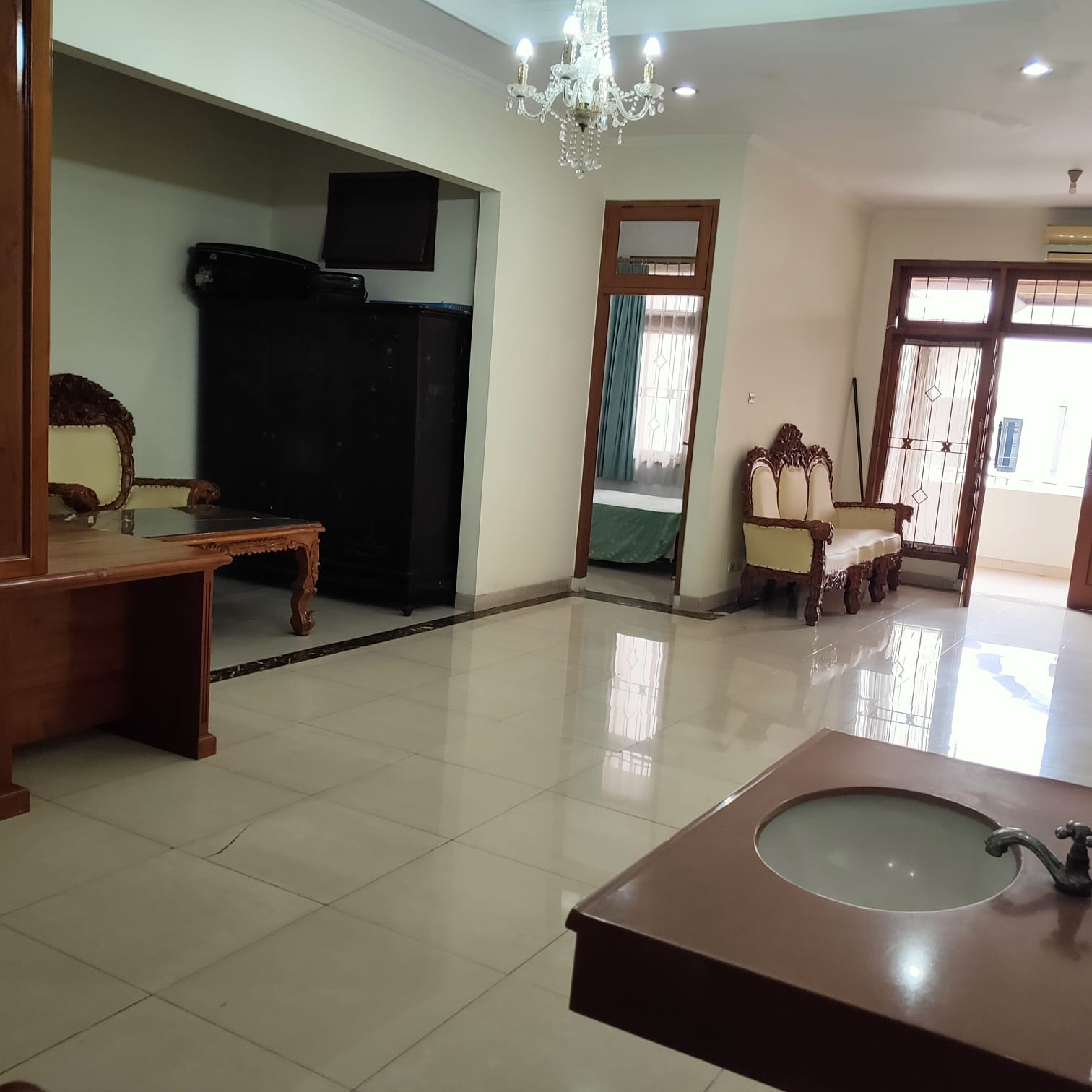 Disewakan rumah bisa untuk kantor di area Kayu Putih