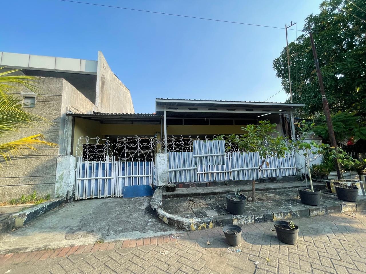 rumah disewakan dukuh kupang timur surabaya