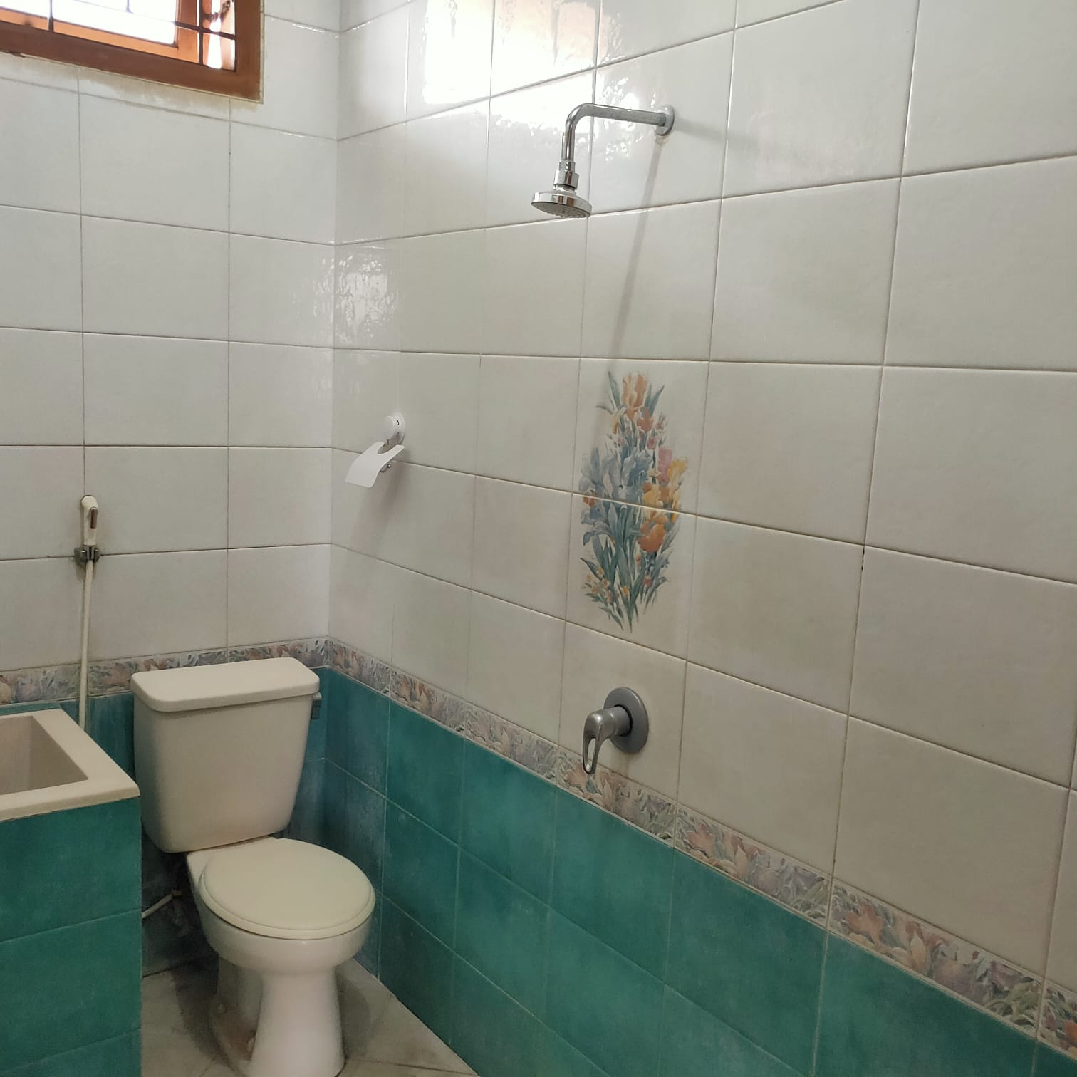 Disewakan rumah bisa untuk kantor di area Kayu Putih Pulo Gadung