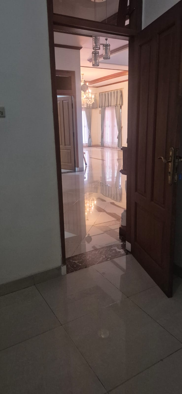Disewakan rumah di area Kayu Putih bisa untuk kantor Pulo Gadung