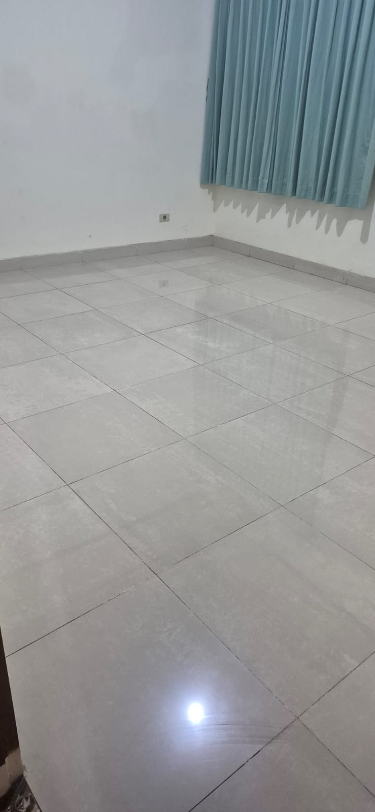 Disewakan rumah di area Kayu Putih bisa untuk kantor Pulo Gadung