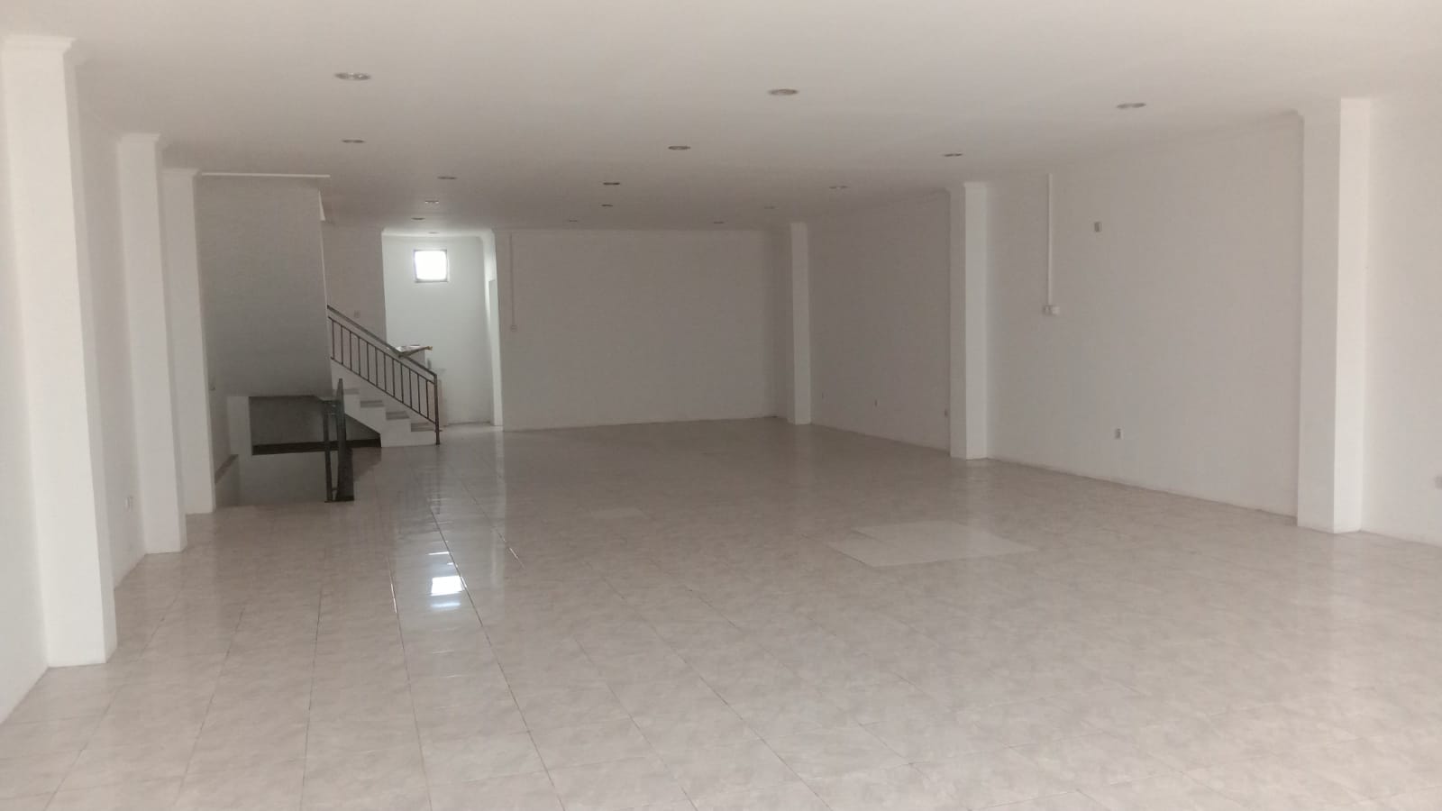 Disewakan ruko gandeng di Kali Malang, Kayuringin Jaya, Bekasi