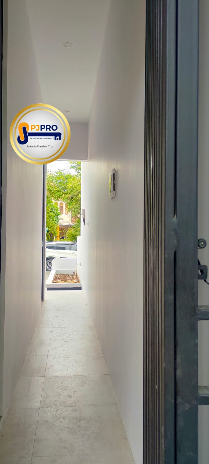 Dijual Rumah Cantik Siaphuni di Cluster Madrid Cibubur