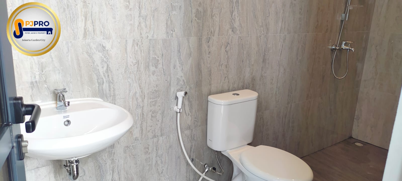 Dijual Rumah Cantik Siaphuni di Cluster Madrid Cibubur