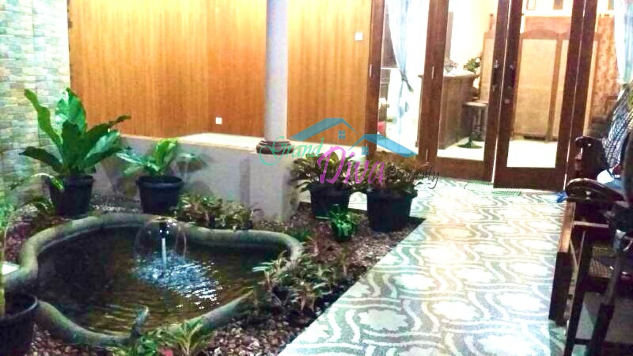 RUMAH DI JALAN Dr. RATNA PERUMAHAN TAMAN PERMATA CIKUNIR