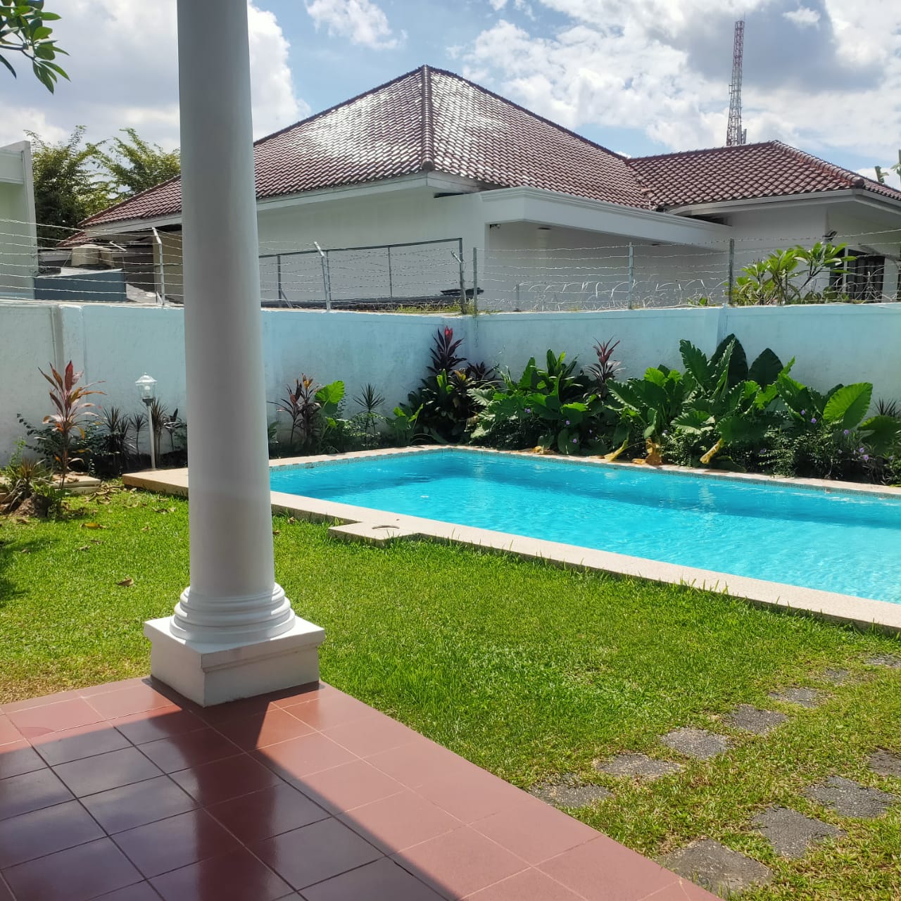 Disewakan rumah komplek mewah di Pejaten Barat, Pasar Minggu