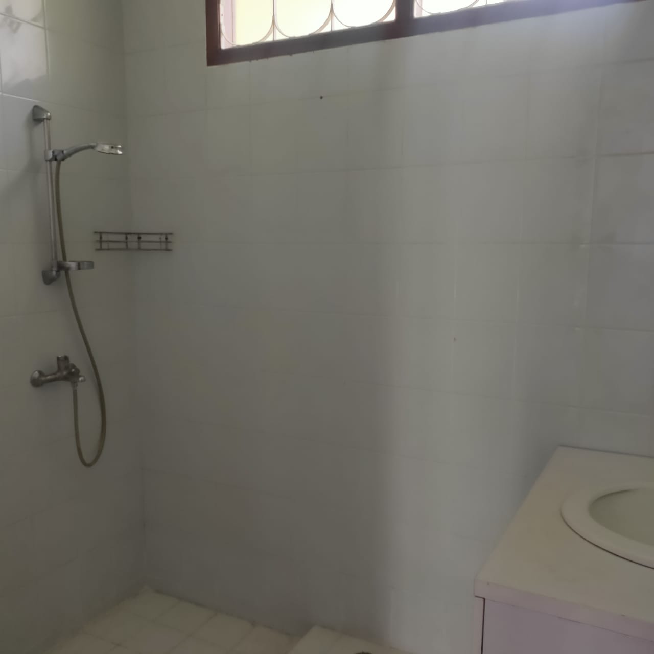 Disewakan rumah komplek mewah di Pejaten Barat, Pasar Minggu