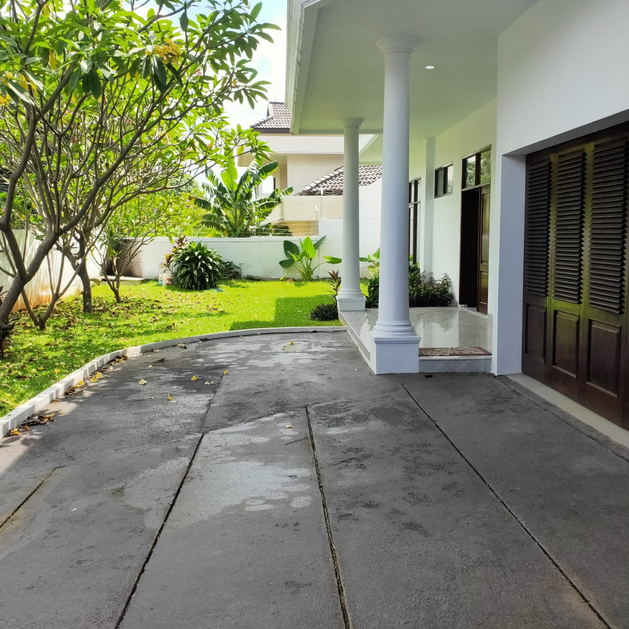 Disewakan rumah komplek mewah di Pejaten Barat, Pasar Minggu