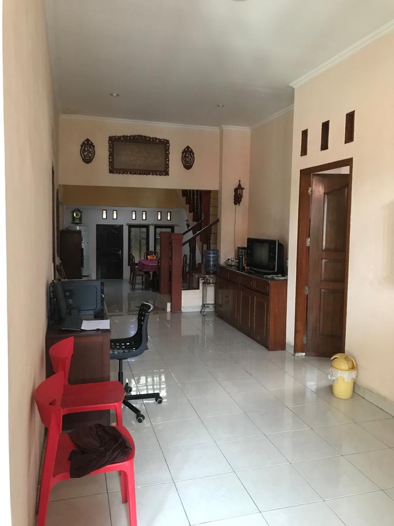 Dijual rumah cantik dalam gang motor di area Cempaka Baru