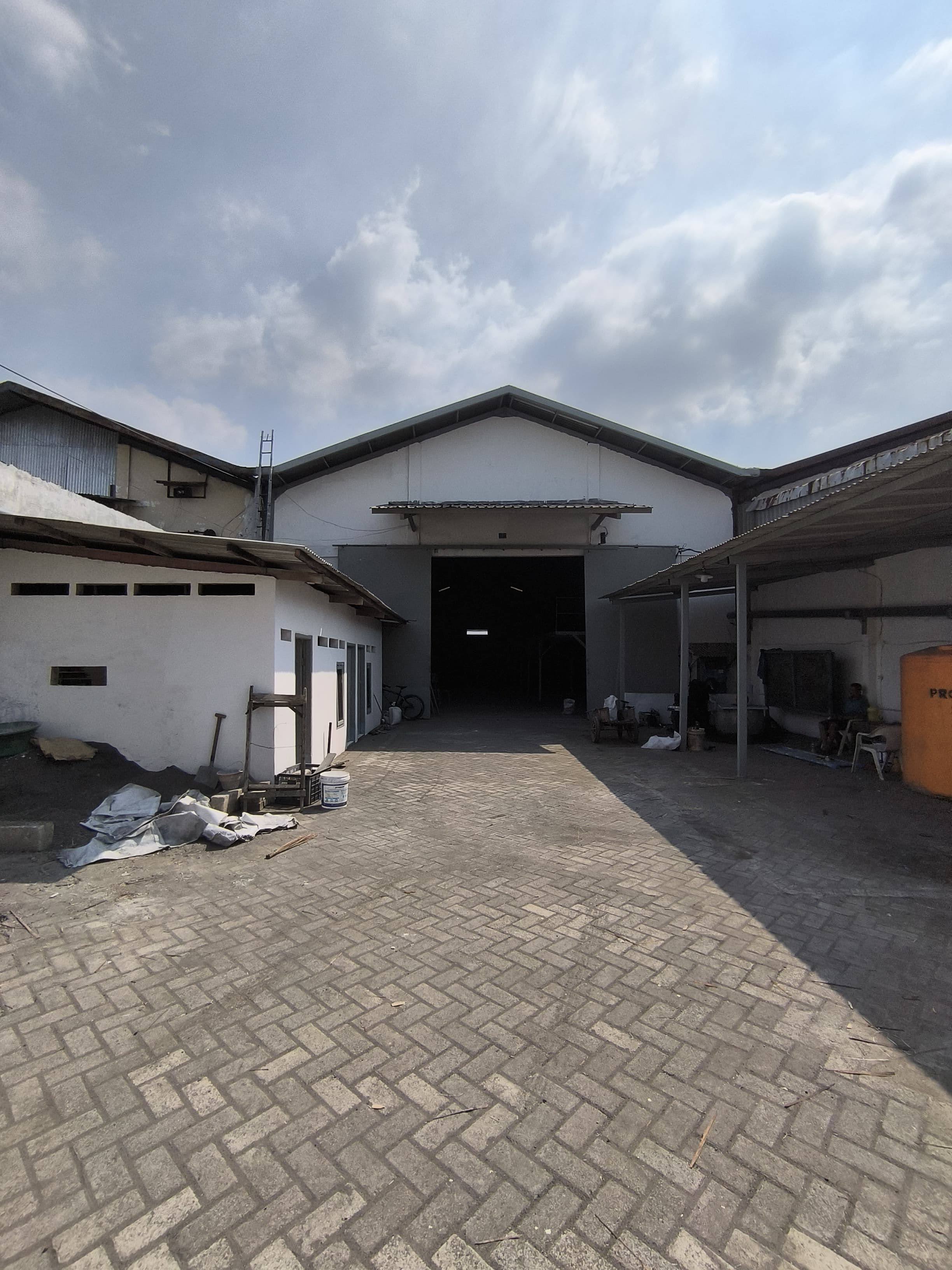 DiSEWAkan Gudang Margomulyo Indah sudah renov, siap pakai