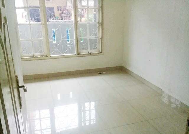 RUMAH DI TAMAN GALAXY