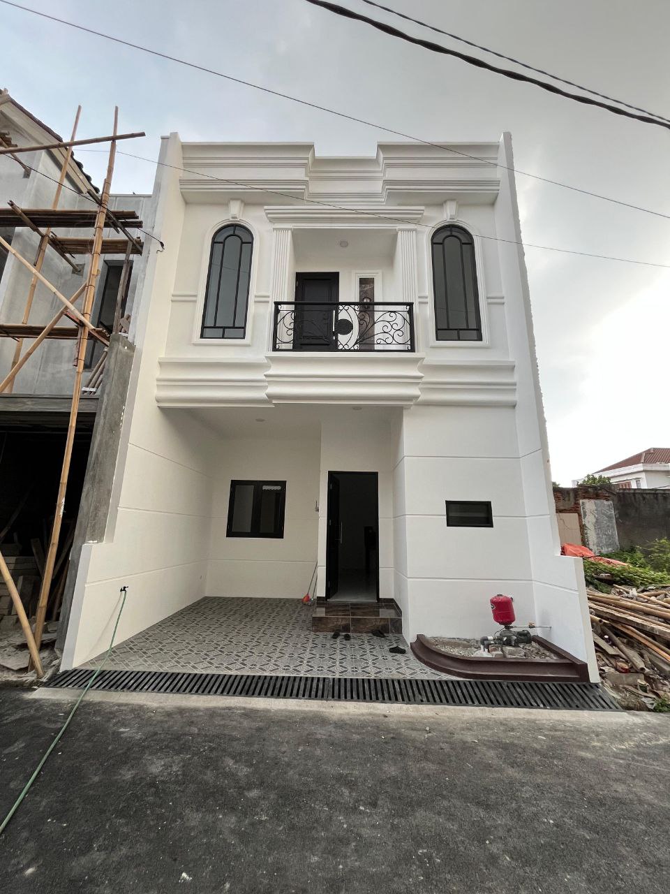 Rumah american Classic di Condet Kramatjati Jakarta Timur