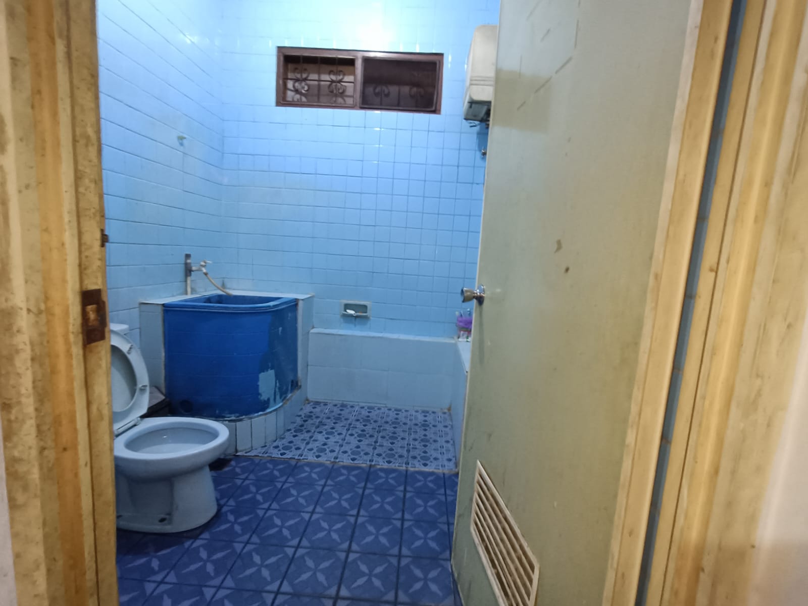 Dijual rumah komplek hitung tanah sesuai Njop di Kayu Putih