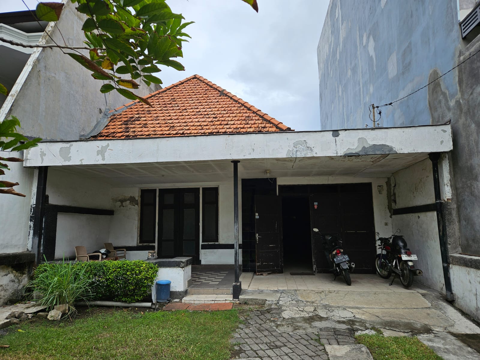 rumah dijual jalan trunojoyo surabaya