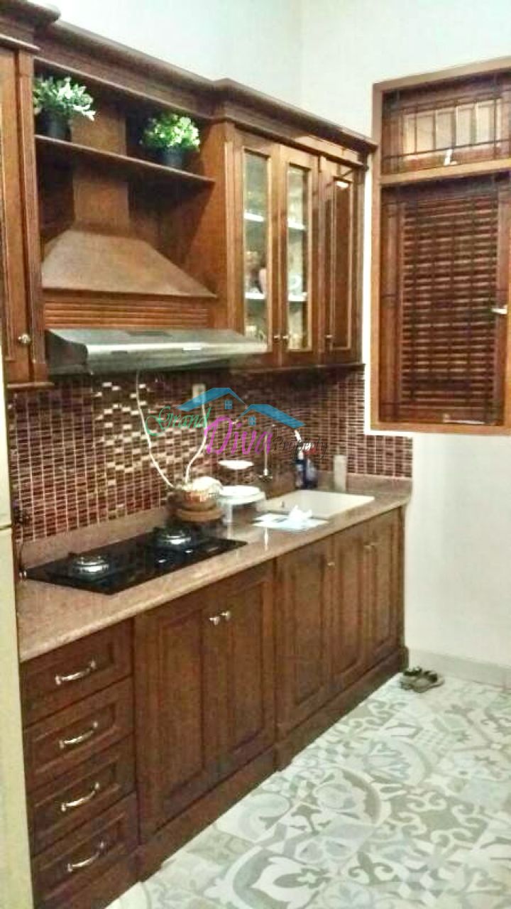 RUMAH DI JALAN Dr. RATNA PERUMAHAN TAMAN PERMATA CIKUNIR