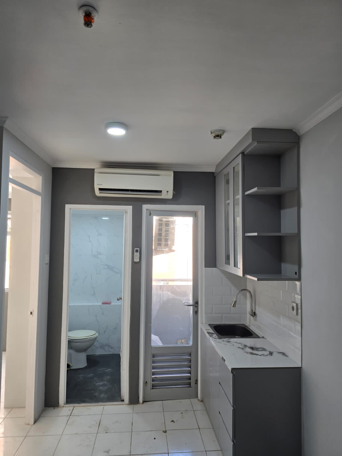 Dijual apartemen Gading Nias terenovasi semi furnished 2BR