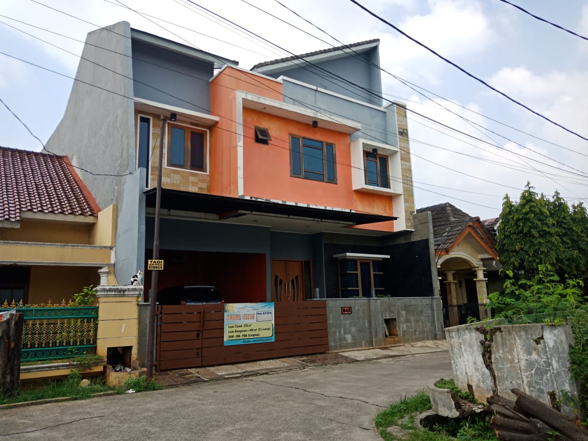 RUMAH BAGUS DAN LUAS DI PONDOK PEKAYON INDAH